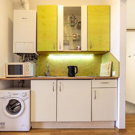 Apartment 5 Stops Away From City-Centre Wien Exteriör bild