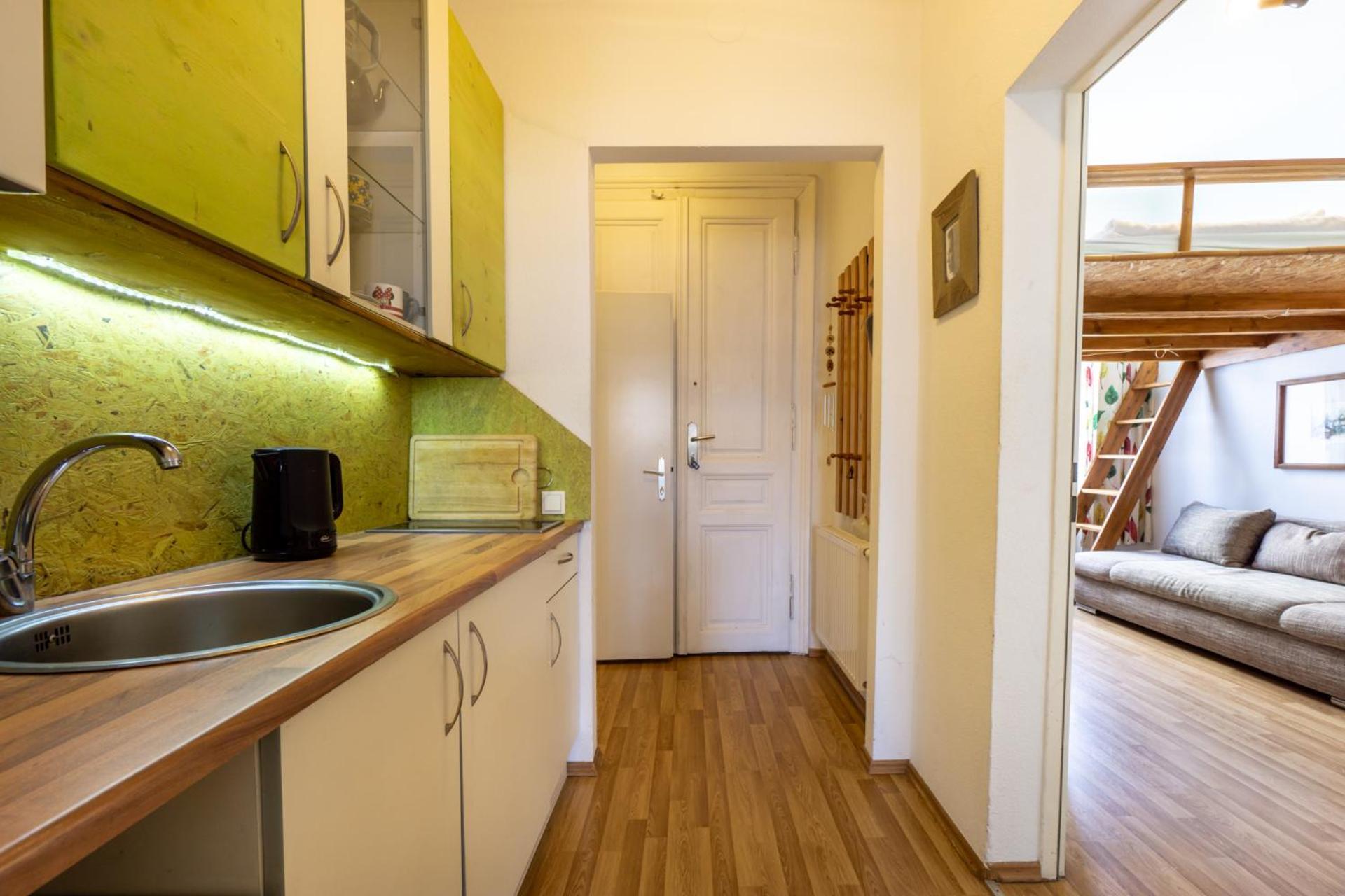 Apartment 5 Stops Away From City-Centre Wien Exteriör bild