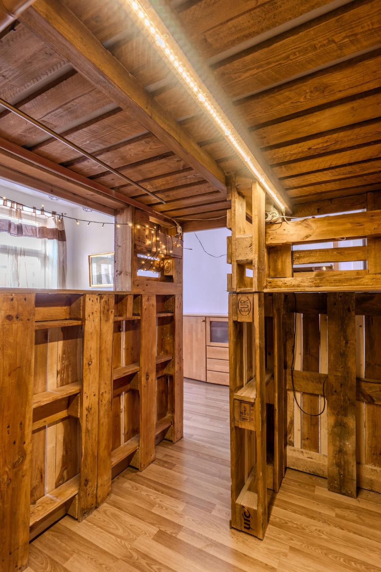Apartment 5 Stops Away From City-Centre Wien Exteriör bild